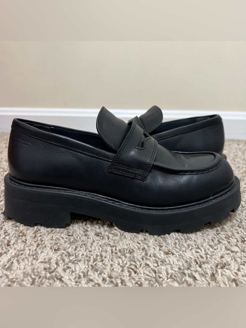 Vagabond Cosmo 2.0 Black Leather Lug-Sole Penny Loafers Women’s Size 7